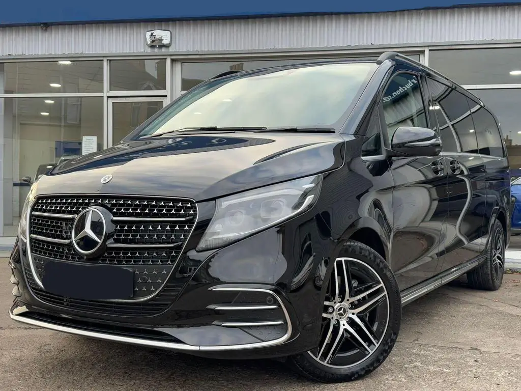 Mercedes-Benz V-Class chauffeur car
