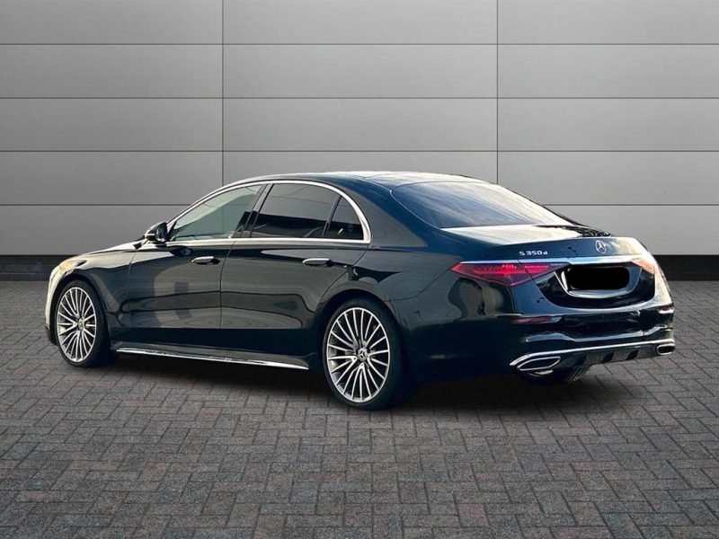 Mercedes-Benz S-Class chauffeur car