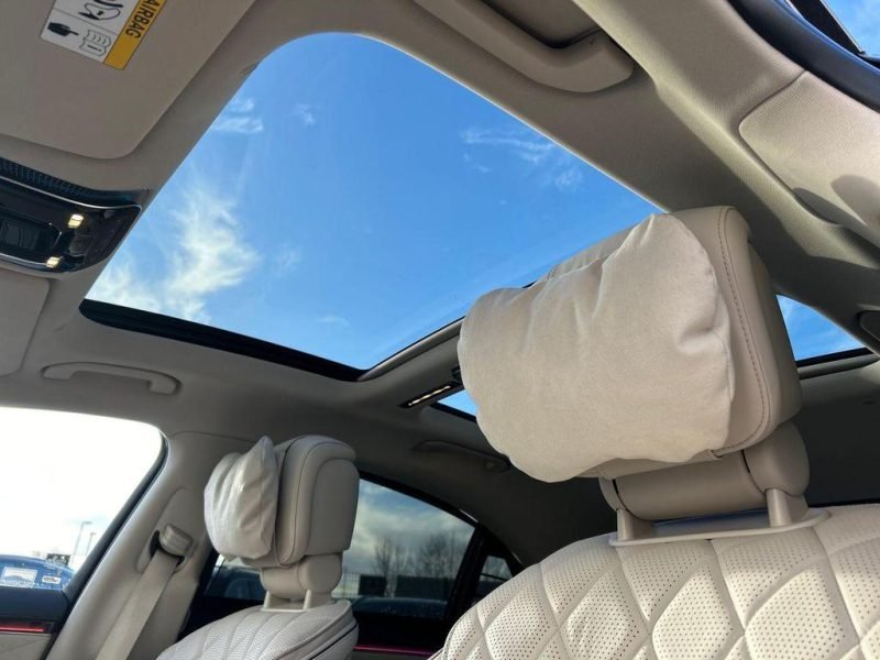 Mercedes-Benz S-Class chauffeur car