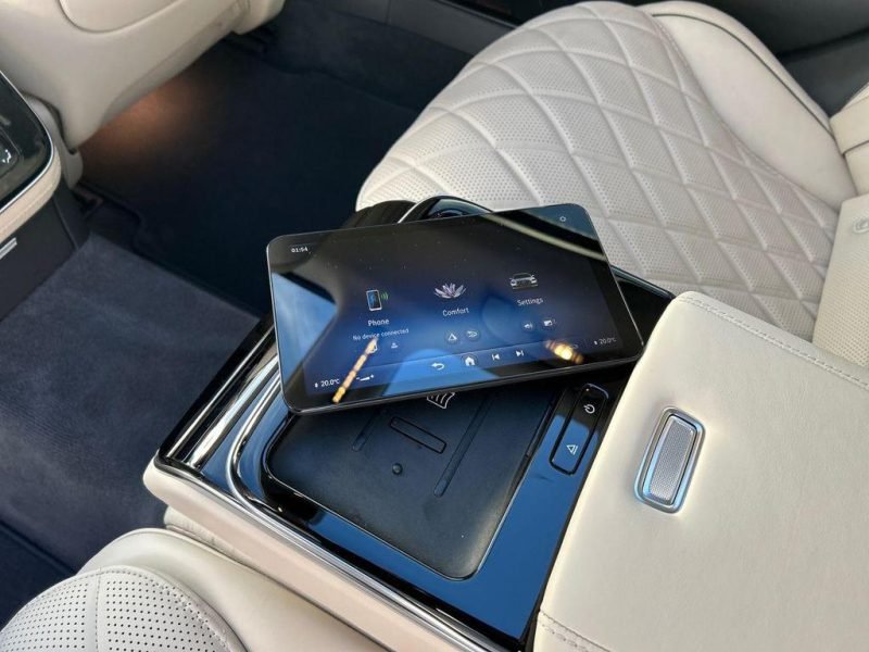 Mercedes-Benz S-Class chauffeur car